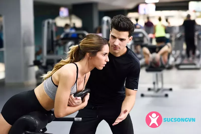 Có nên thuê PT tập gym không?